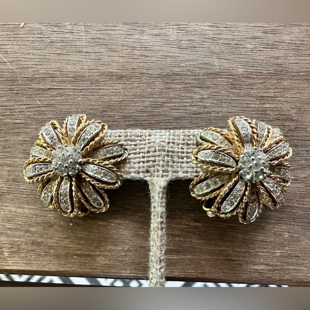 Gorgeous Vintage Signed Floral Panetta Clip on Earrings